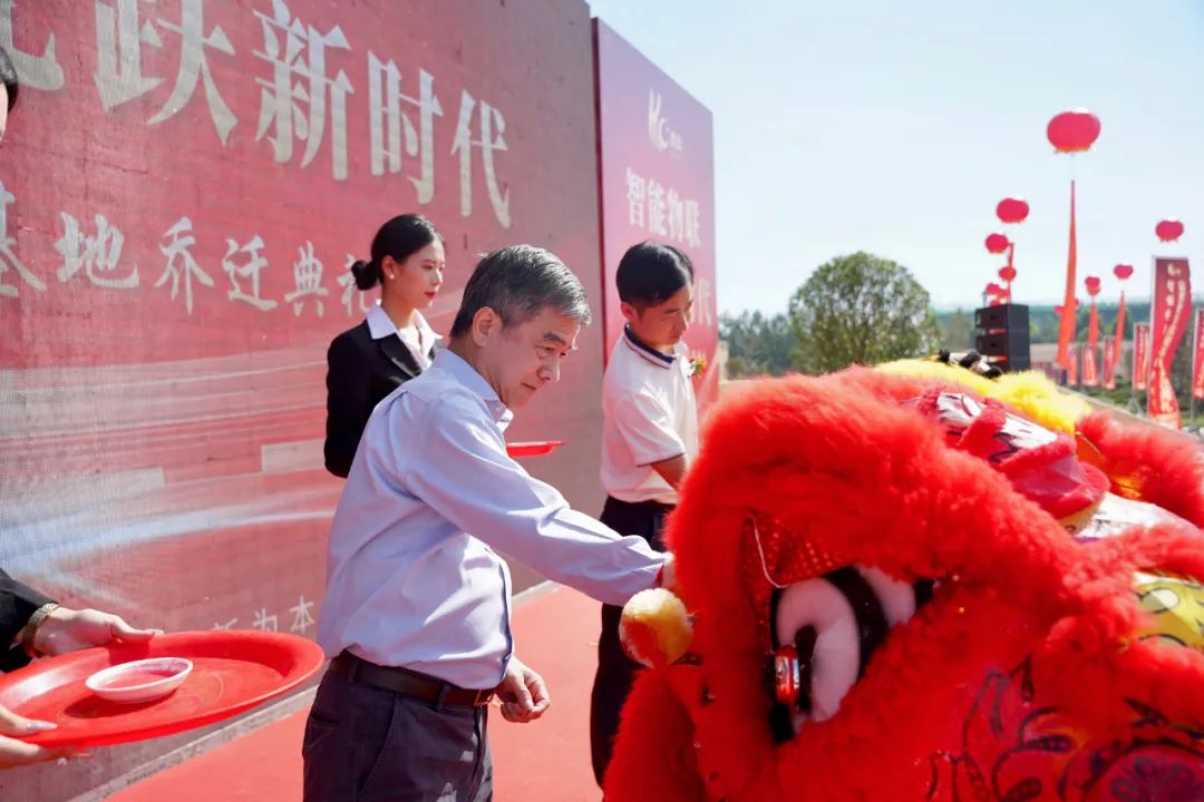 山东虎彩乔迁3.jpg